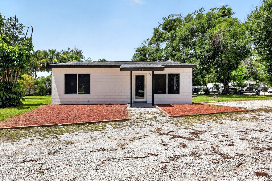 5327 St. Lucie Blvd, Fort Pierce, FL à louer - Photo de l’immeuble – Image 2 sur 6