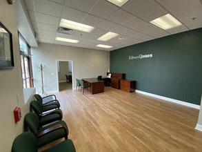 7313-7337 N Harlem Ave, Niles, IL à louer Photo intérieure– Image 2 sur 7