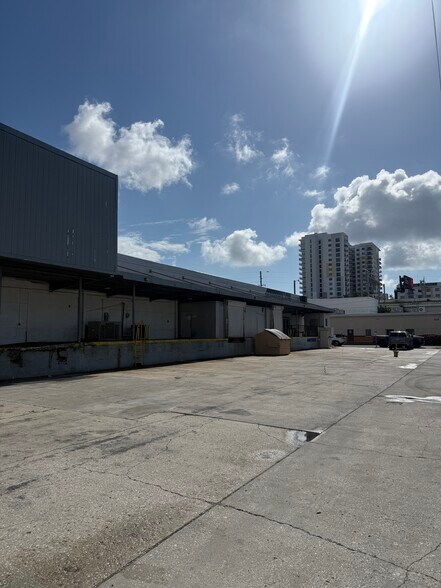 1955 3rd Ave S, Saint Petersburg, FL à louer - Photo de l’immeuble – Image 3 sur 22