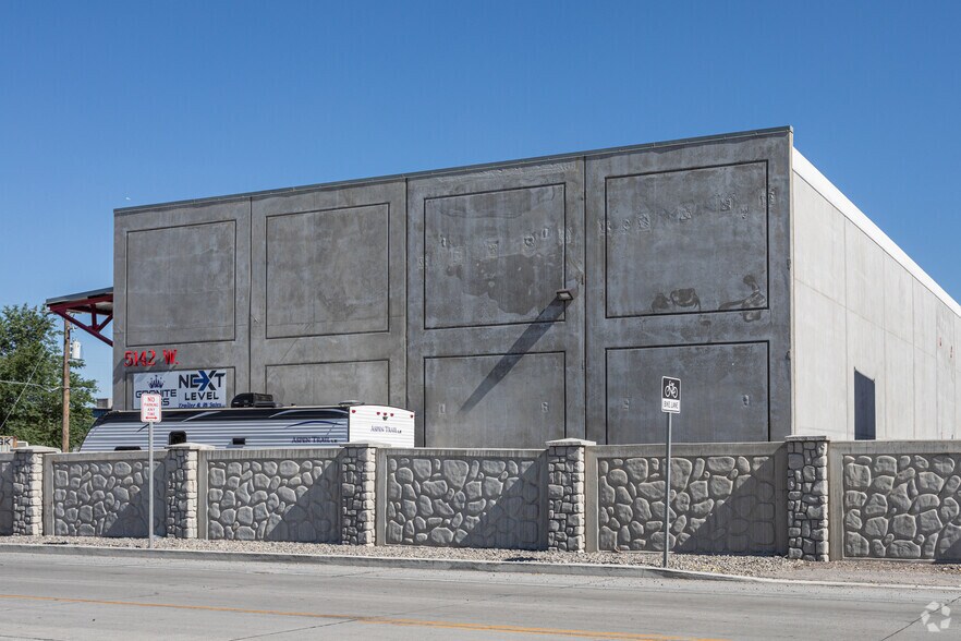 5142 W 700 S, Salt Lake City, UT à louer - Photo de l’immeuble – Image 2 sur 7