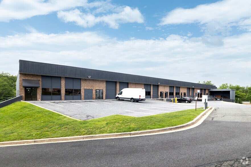 18761 N Frederick Ave, Gaithersburg, MD à louer - Photo principale – Image 2 sur 18