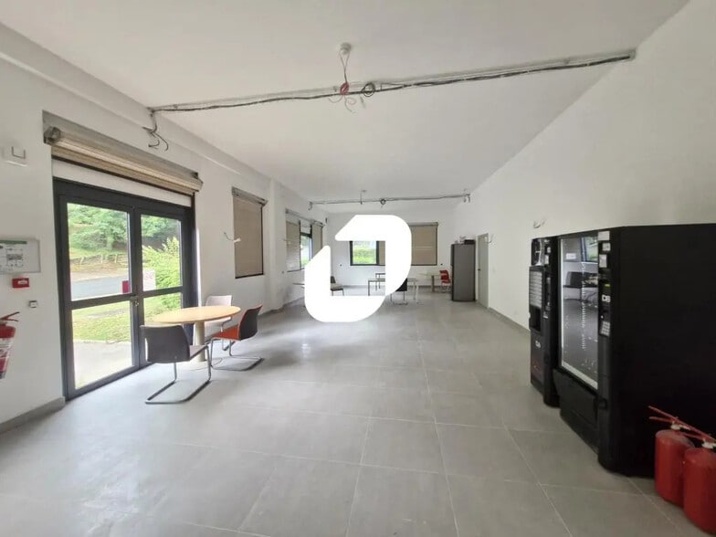 6 Allée Hendrik Lorentz, Champs-sur-Marne à louer - Photo de l’immeuble – Image 2 sur 13