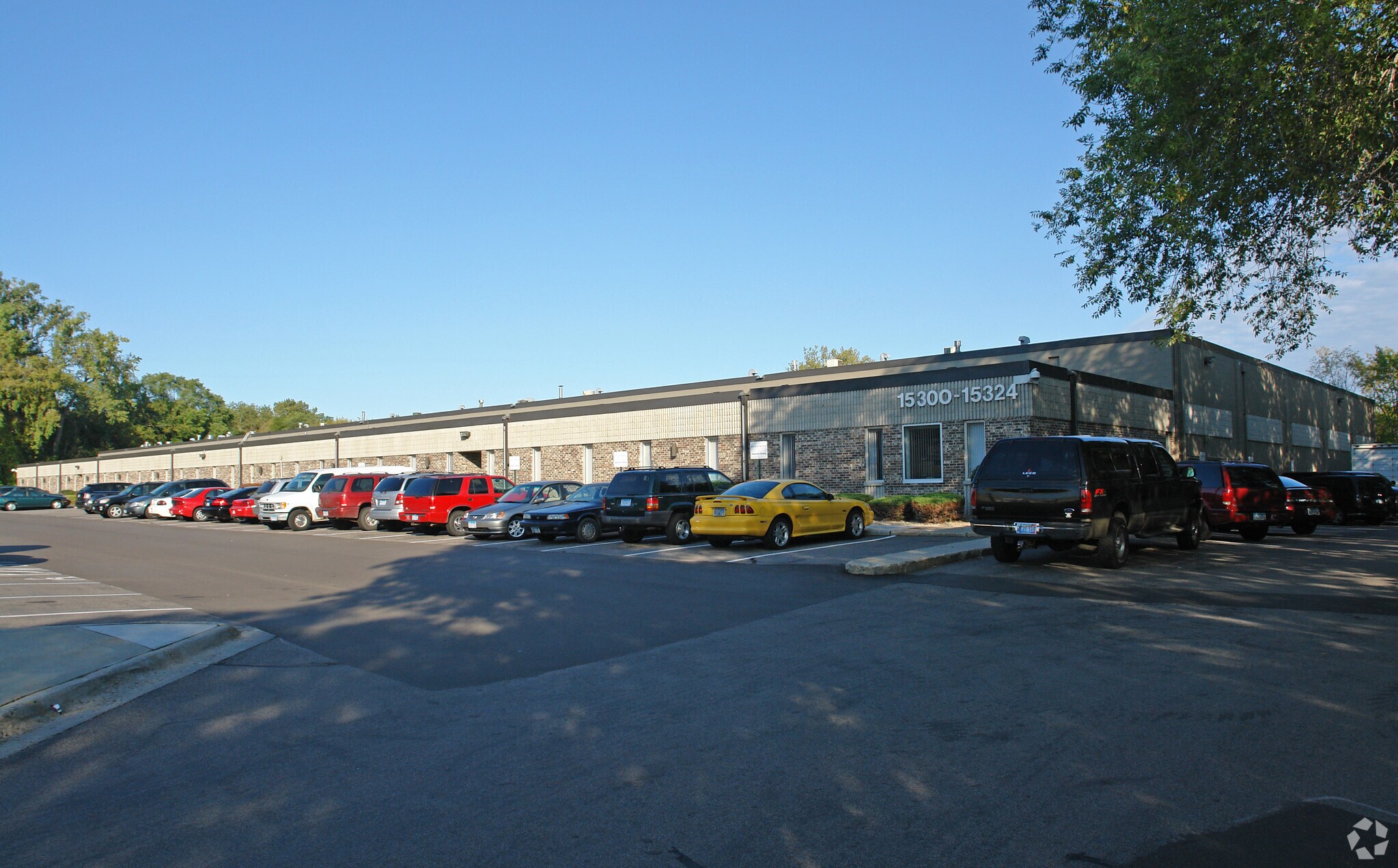 15300-15324 Minnetonka Industrial Rd, Minnetonka, MN à louer Photo de l’immeuble– Image 1 sur 7