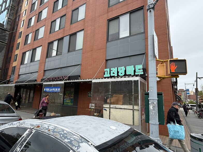 3702 Union St, Flushing, NY à louer - Photo intérieure – Image 3 sur 3