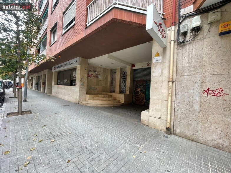 Immeuble residentiel dans L'Hospitalet de Llobregat, Barcelona à vendre - Photo de l’immeuble – Image 3 sur 3