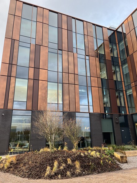 1 Linthouse Road, Glasgow à louer - Photo de l’immeuble – Image 2 sur 10