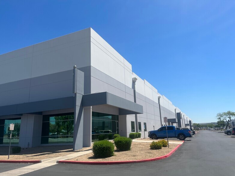 405 N 75th Ave, Phoenix, AZ à louer - Photo de l’immeuble – Image 3 sur 9