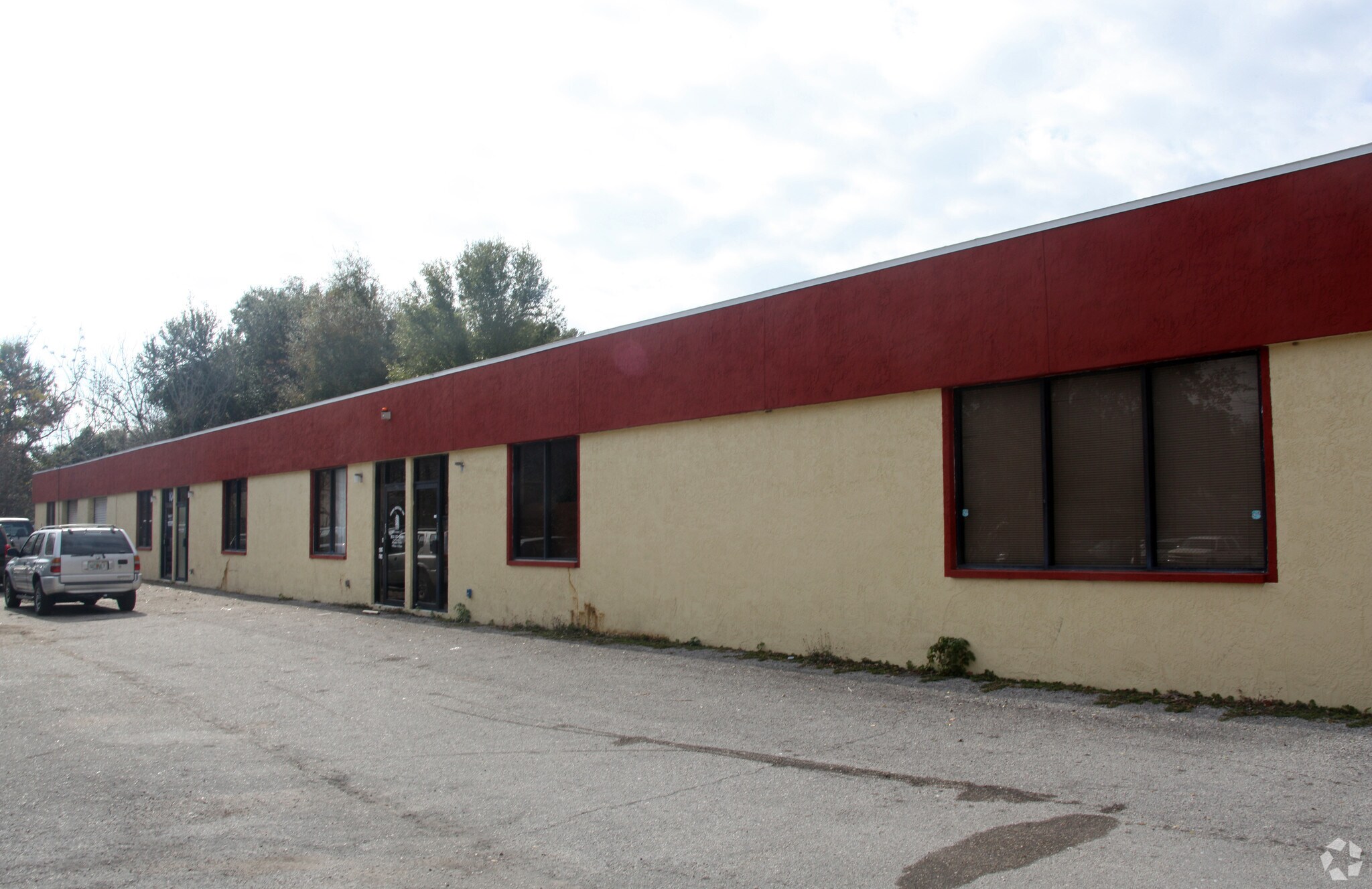 1209 W Brandon Blvd, Brandon, FL à vendre Photo principale– Image 1 sur 3