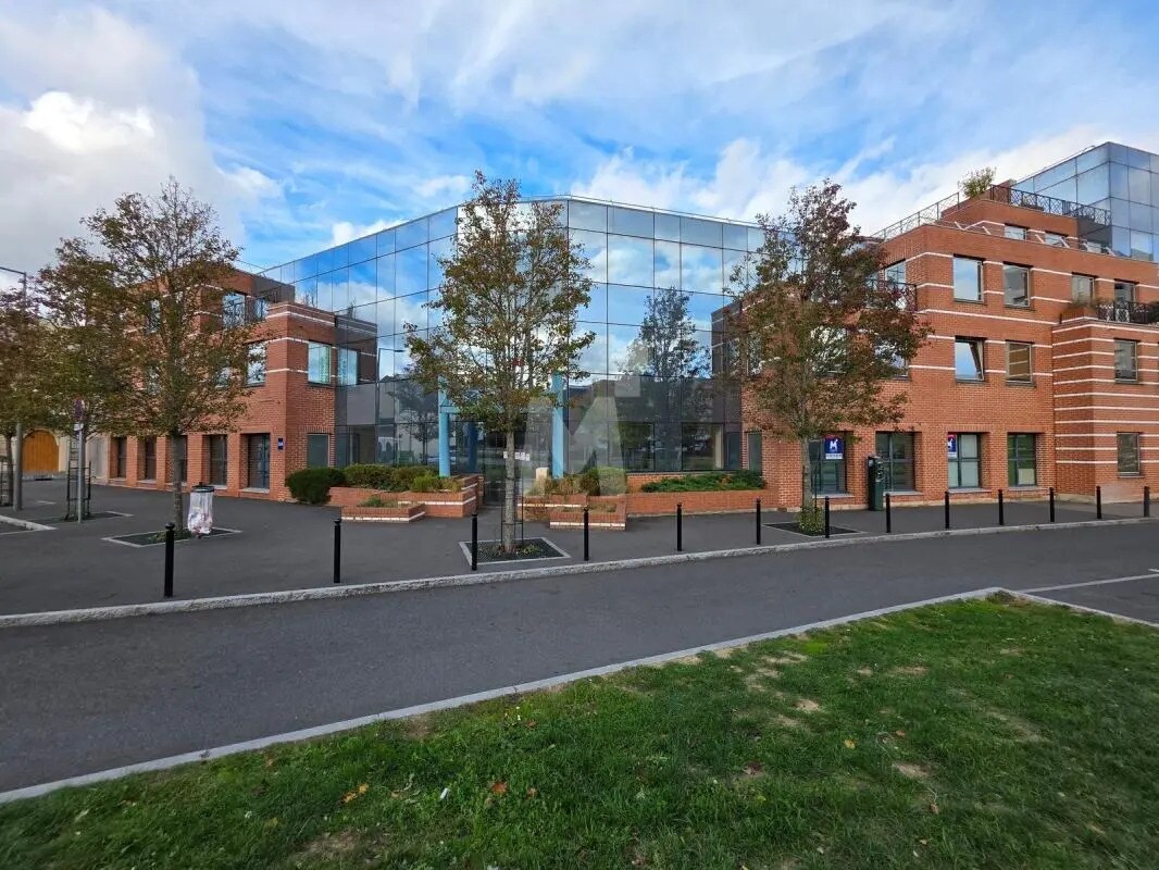Bureau dans Évry-Courcouronnes à louer Photo de l’immeuble– Image 1 sur 13