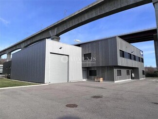 Plus de détails pour Local d'activités à louer