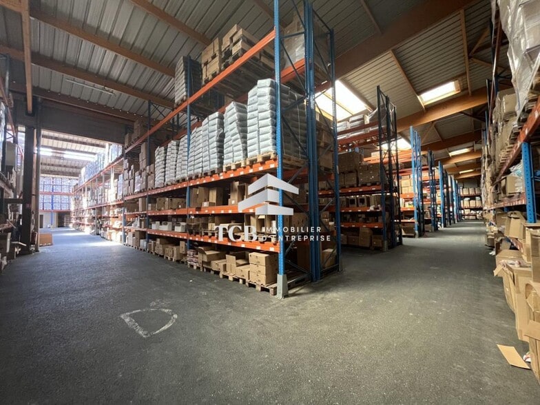 Local d'activités dans Clisson à vendre - Photo de l’immeuble – Image 3 sur 14