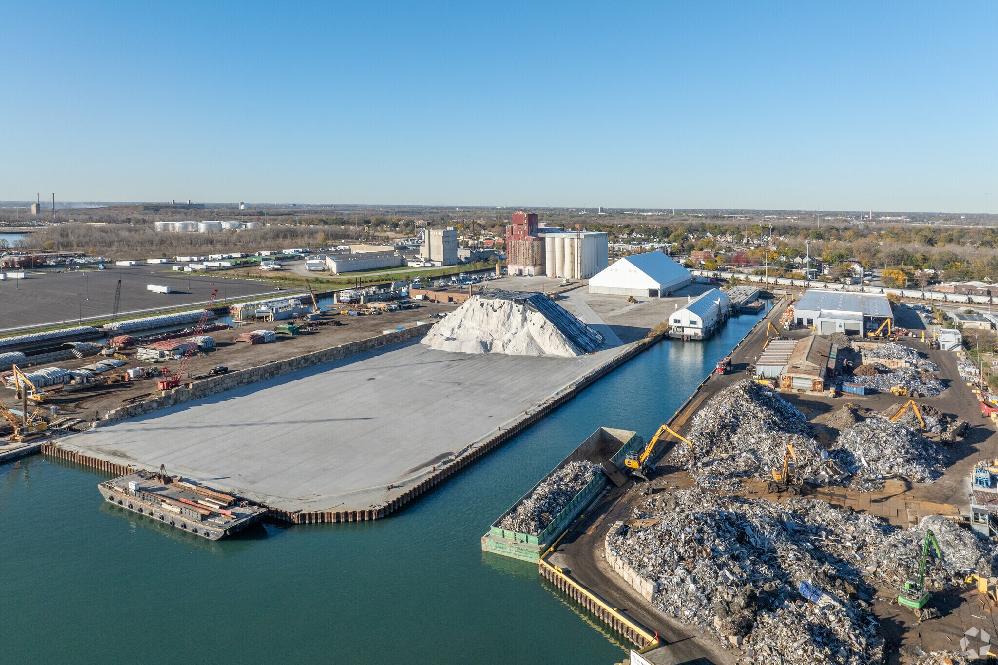 3020 E 104th St, Chicago, IL à louer Photo de l’immeuble– Image 1 sur 17