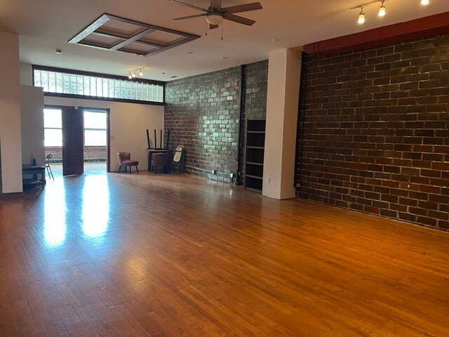 118 W Clark St, Crown Point, IN à louer - Photo de l’immeuble – Image 2 sur 12