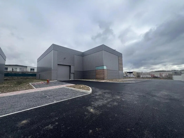 Rue Du Poteau, Courtry à louer - Photo de l’immeuble – Image 3 sur 6