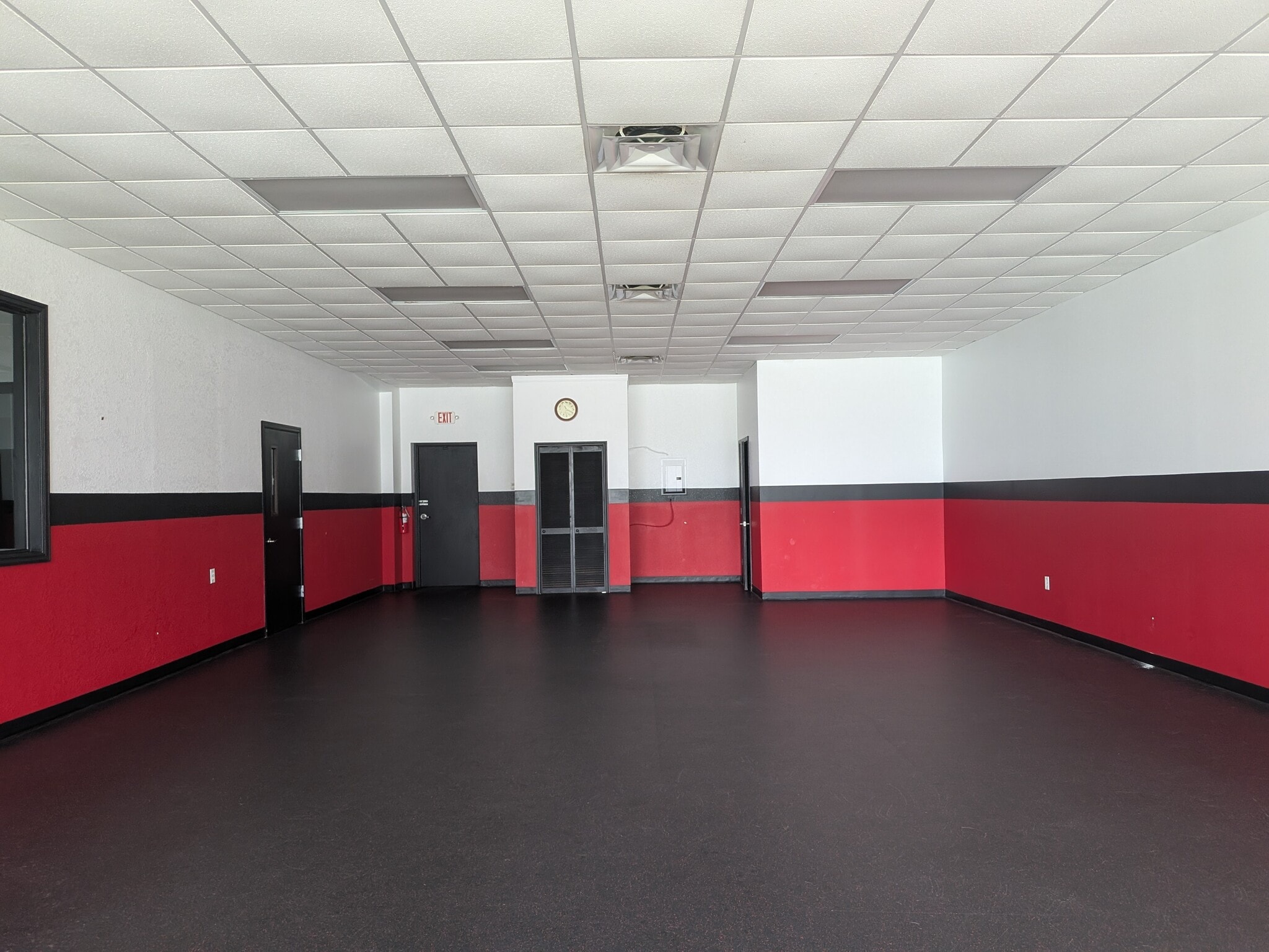 219 W Meyers Ave, Mascotte, FL à louer Photo intérieure– Image 1 sur 2