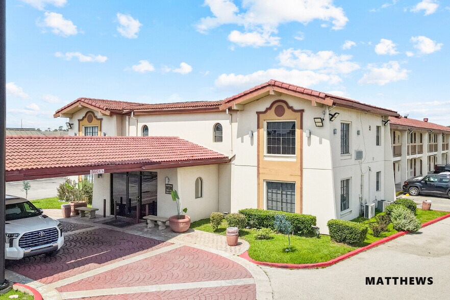 11999 East Fwy, Houston, TX à vendre - Photo de l’immeuble – Image 1 sur 1