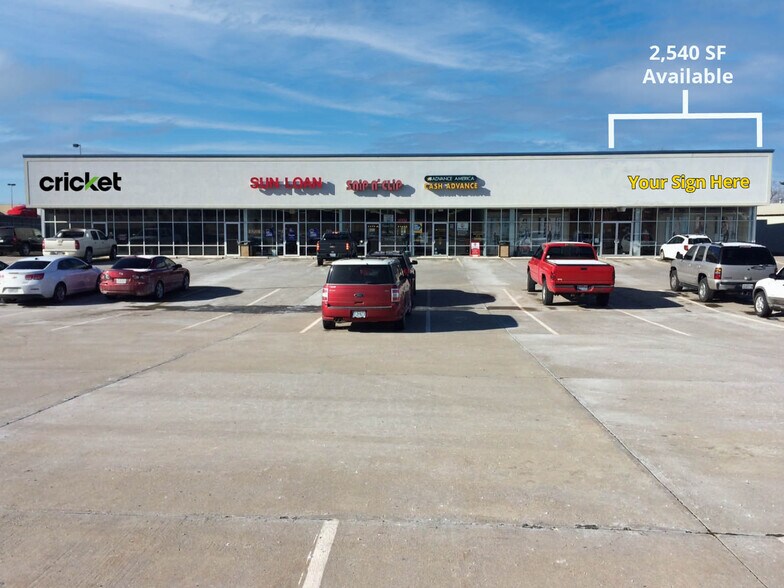 807-819 Cherokee Dr, Marshall, MO à louer - Photo de l’immeuble – Image 1 sur 1