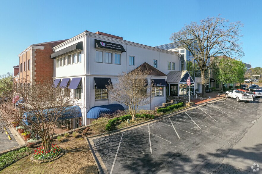 8201 Cantrell Rd, Little Rock, AR à louer - Photo de l’immeuble – Image 2 sur 8