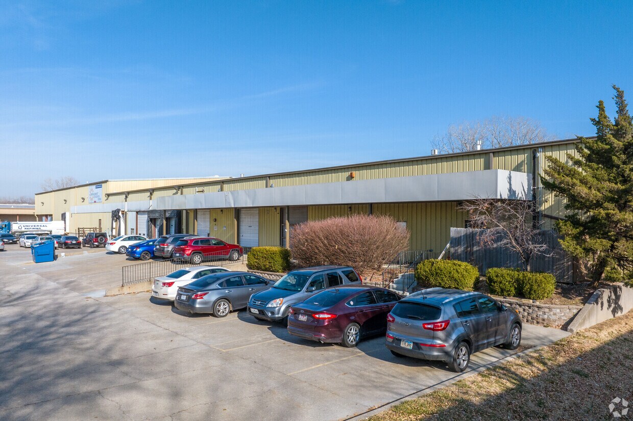 1811 N Topping Ave, Kansas City, MO à louer Photo principale– Image 1 sur 10