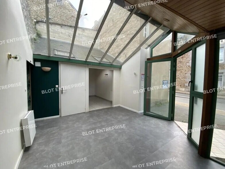 Bureau dans Pleudihen-sur-Rance à louer - Photo de l’immeuble – Image 1 sur 9