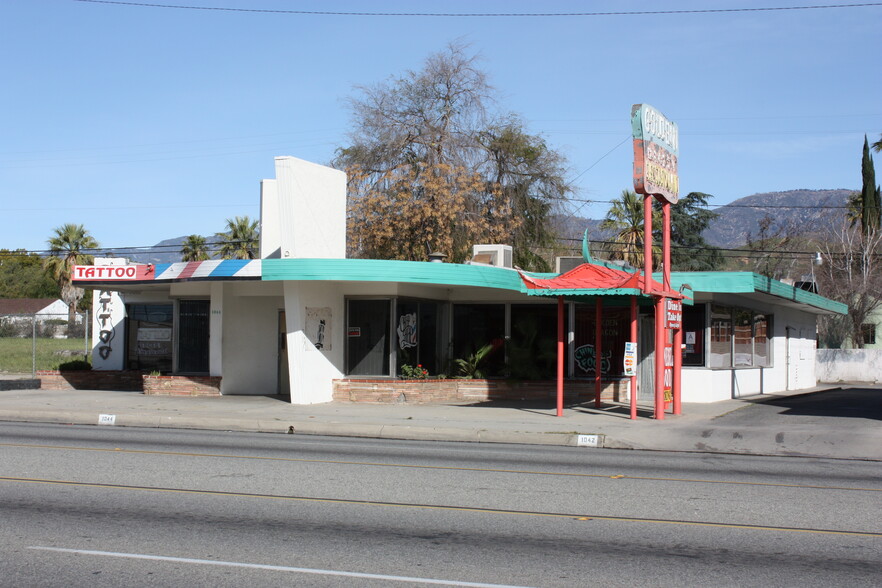 1042-1046 W Highland Ave, San Bernardino, CA à louer - Photo de l’immeuble – Image 1 sur 2
