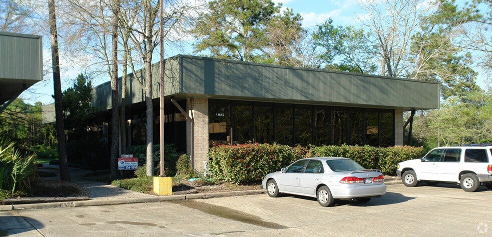 1388 Stonehollow Dr, Humble, TX à louer - Photo de l’immeuble – Image 2 sur 8
