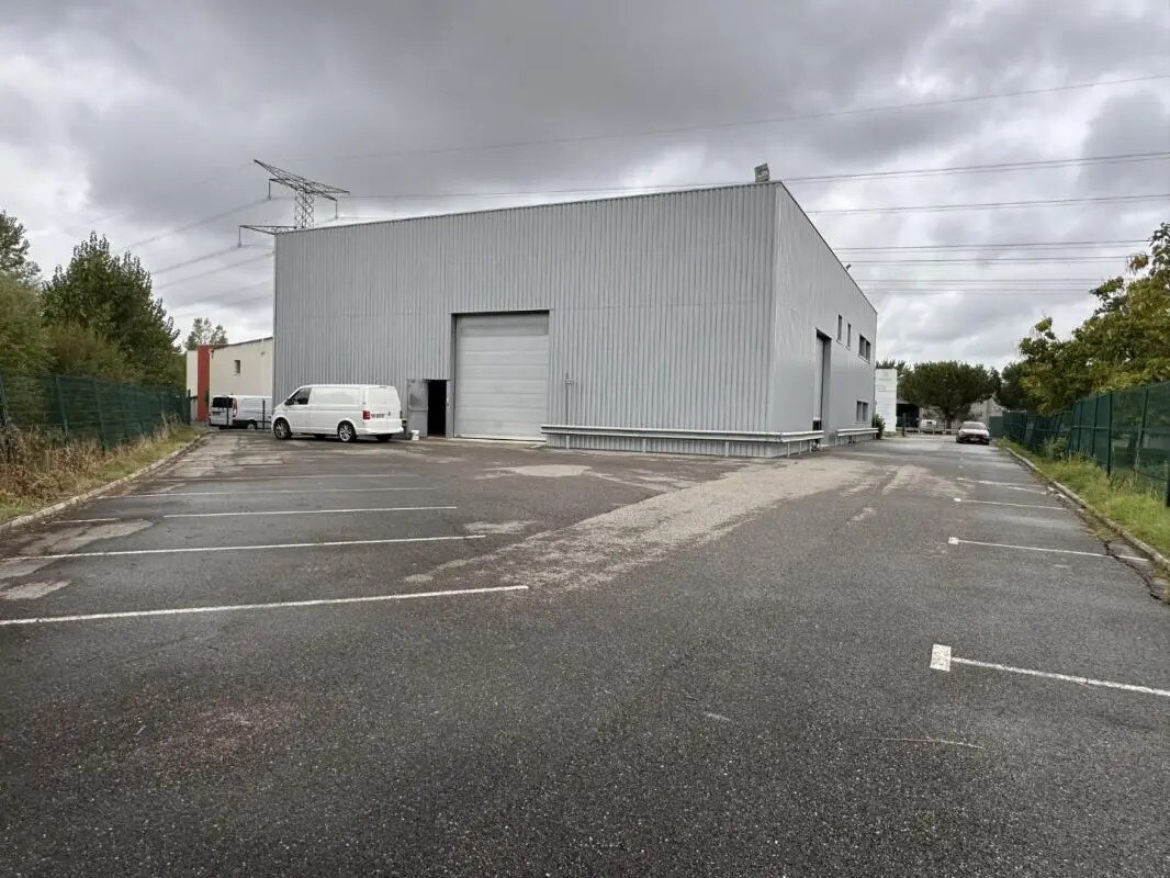 Industriel/Logistique dans CASTELNAU-D'ESTRETEFONDS à vendre Photo de l’immeuble– Image 1 sur 12