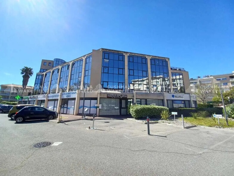 64 Avenue D'Haifa, Marseille à louer - Photo de l’immeuble – Image 1 sur 13