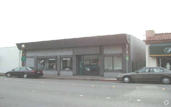 521 Mendocino Ave, Santa Rosa, CA à louer - Photo de l’immeuble – Image 3 sur 4