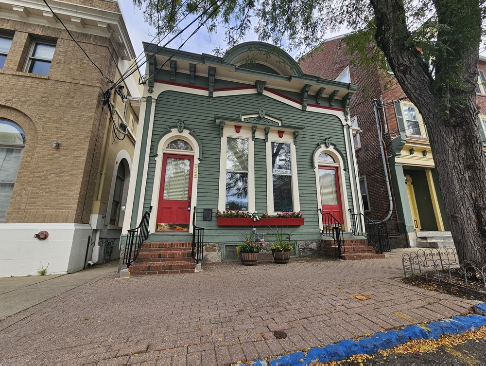 325 Front St, Belvidere, NJ à louer Photo intérieure– Image 1 sur 16