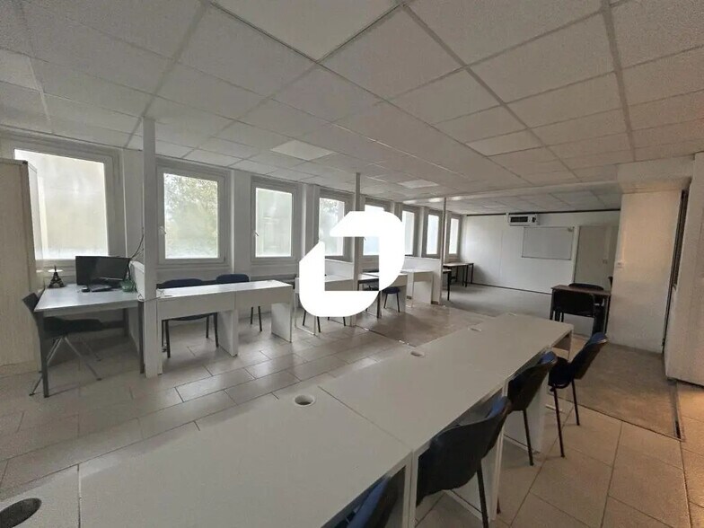 Bureau dans Créteil à vendre - Photo de l’immeuble – Image 2 sur 6