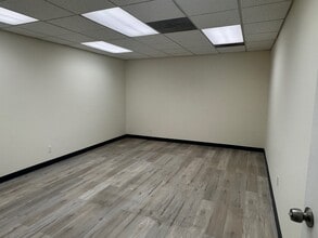 721 W Whittier Blvd, La Habra, CA à louer Photo intérieure– Image 2 sur 6