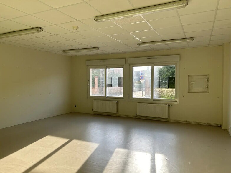 Bureau dans Chartres à louer - Photo de l’immeuble – Image 3 sur 7