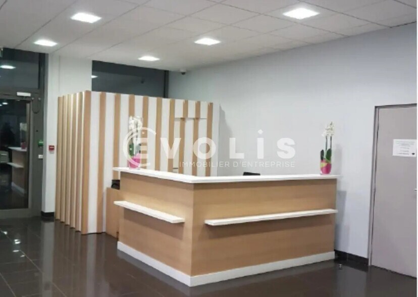 215 Avenue Georges Clemenceau, Nanterre à louer - Photo de l’immeuble – Image 2 sur 10