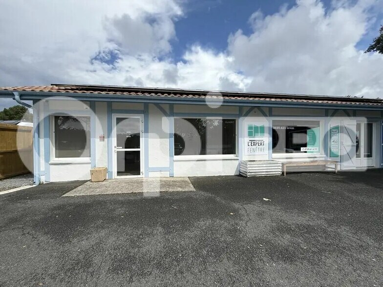 Local commercial dans Léon à louer - Photo de l’immeuble – Image 1 sur 3