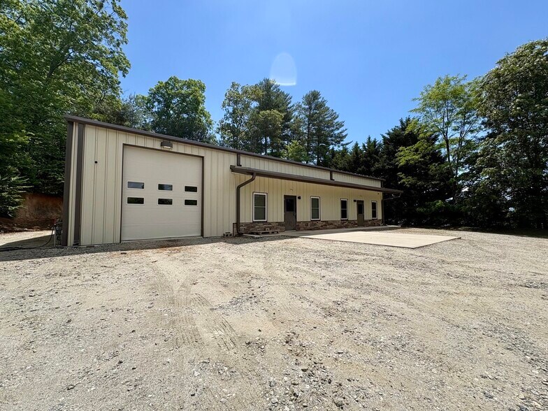 5134 Old Haywood Rd, Mills River, NC à louer - Photo de l’immeuble – Image 2 sur 20