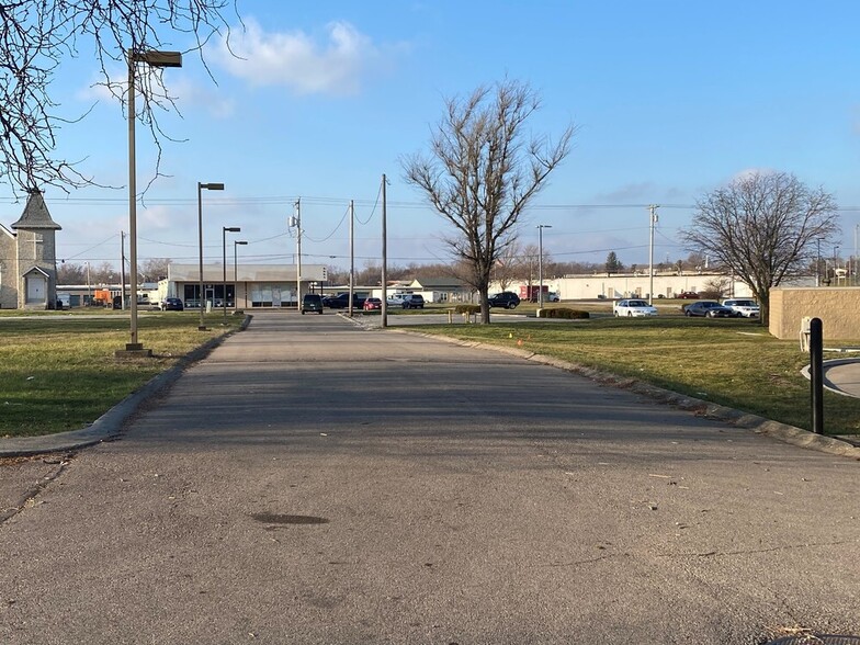 1929 Harshman Rd, Dayton, OH à louer - Photo de l’immeuble – Image 3 sur 4