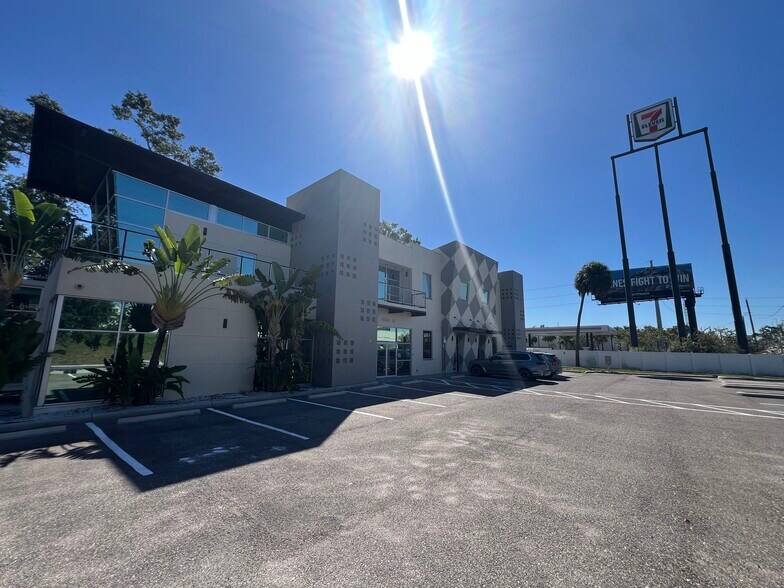 4007 N Taliaferro Ave, Tampa, FL à louer - Photo de l’immeuble – Image 1 sur 7