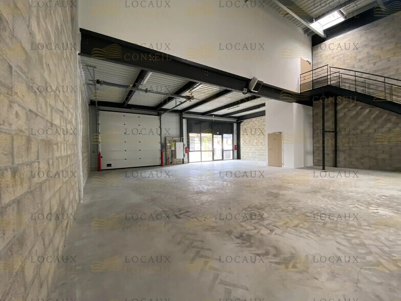 Local d’activités dans Éragny à louer - Photo intérieure – Image 3 sur 21