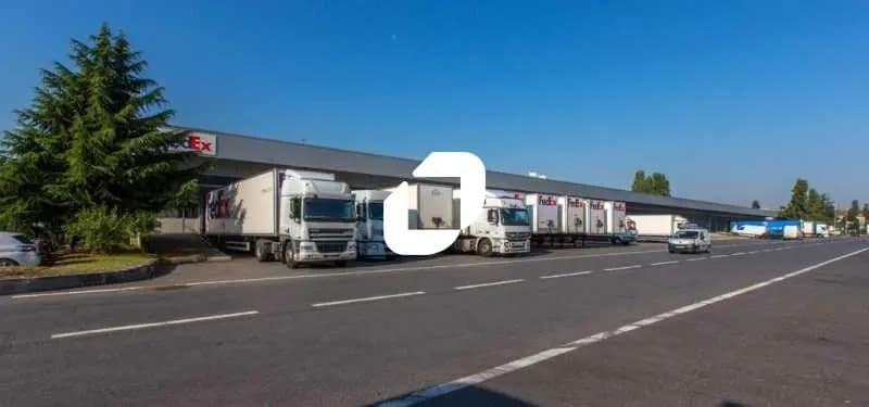 Local d’activités dans Aulnay-sous-Bois à louer - Photo de l’immeuble – Image 2 sur 4