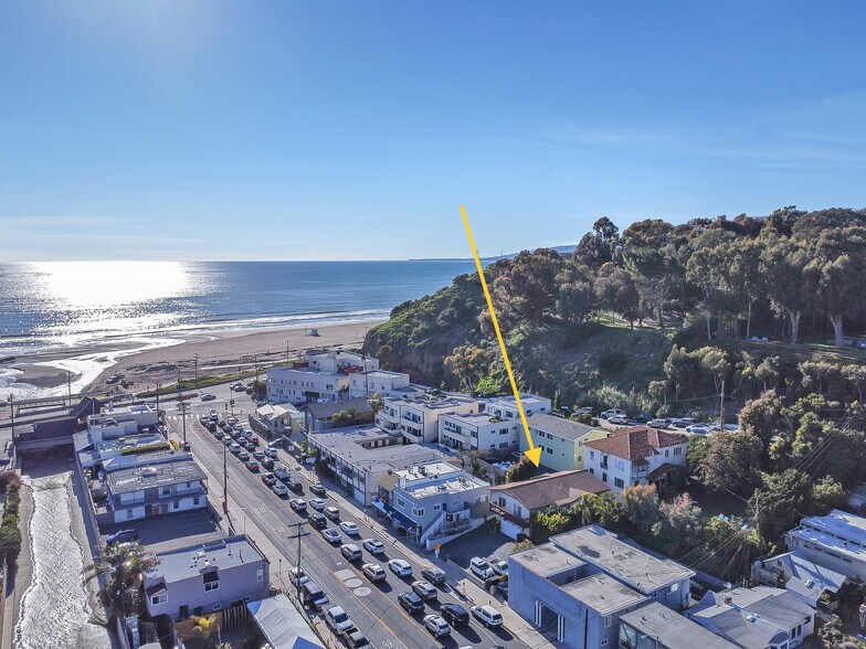 153 W Channel Rd, Santa Monica, CA à vendre - Photo principale – Image 1 sur 90