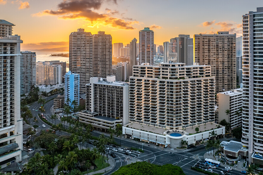 1860 Ala Moana Blvd, Honolulu, HI à louer - Photo de l’immeuble – Image 2 sur 6