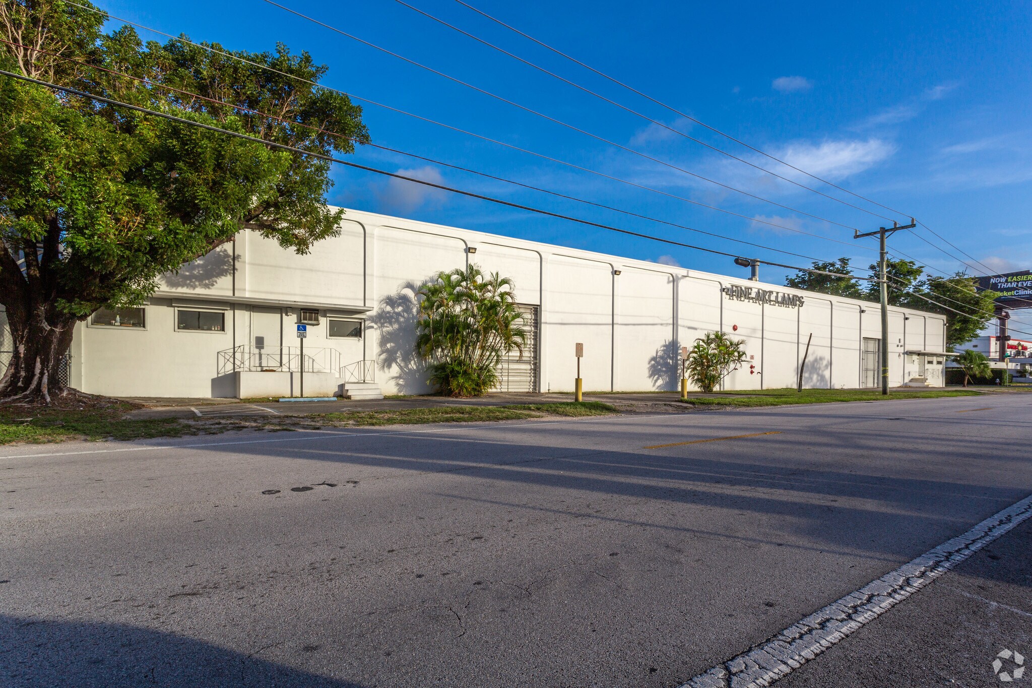 7215 W 20th Ave, Hialeah, FL à louer Photo de l’immeuble– Image 1 sur 9