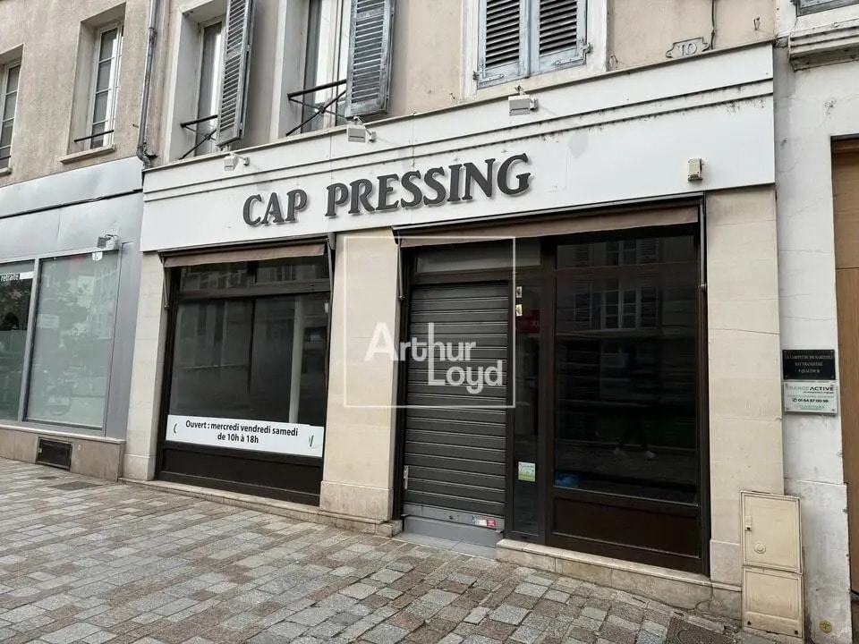 Local commercial dans Melun à louer Photo principale– Image 1 sur 7