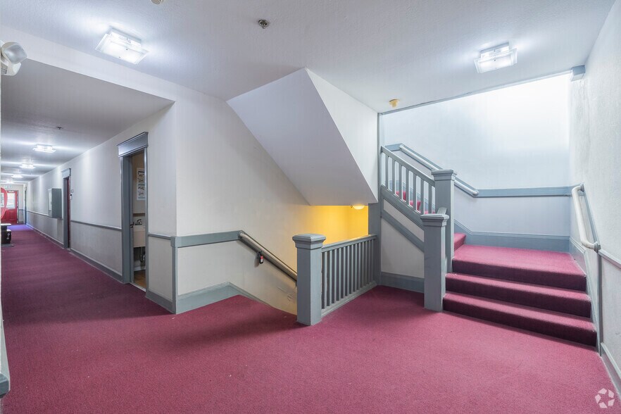 147 W Richmond Ave, Richmond, CA à vendre - Photo intérieure – Image 2 sur 22