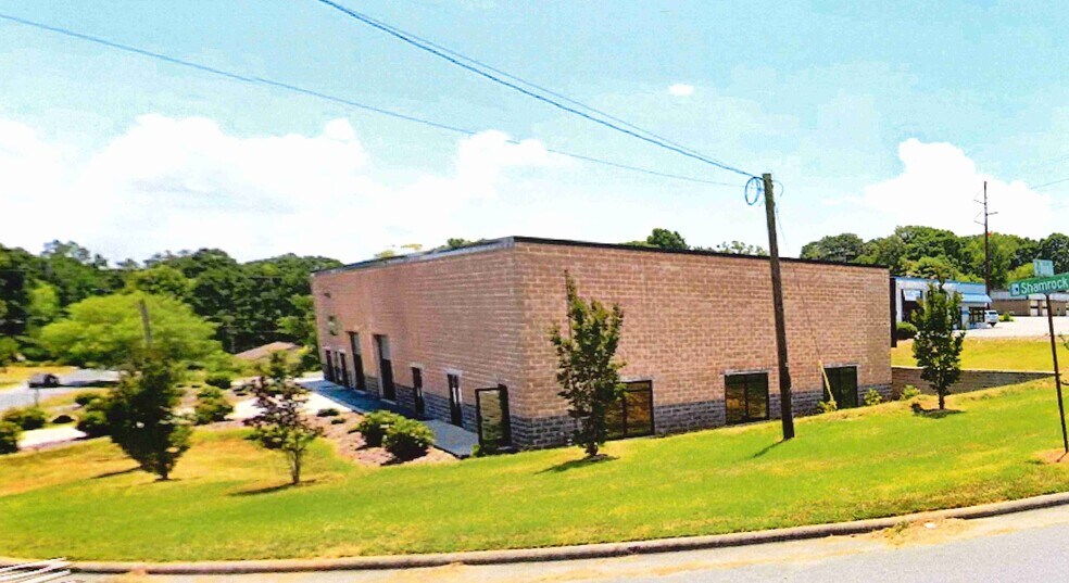 724 E Dixie Dr, Asheboro, NC à vendre - Photo de l’immeuble – Image 1 sur 5