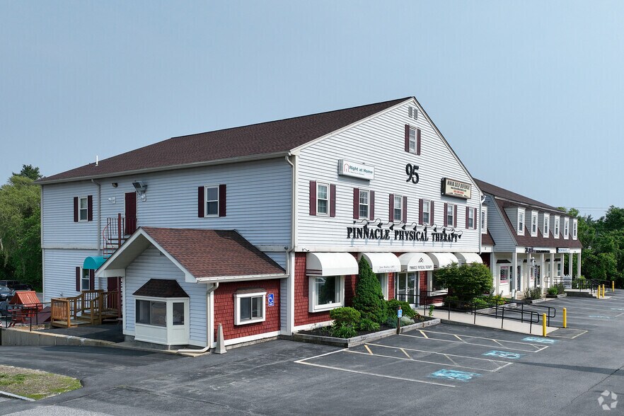 95 Plaistow Rd, Plaistow, NH à louer - Photo de l’immeuble – Image 1 sur 4