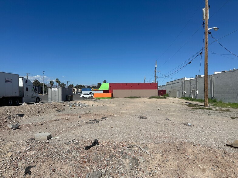 3252 Civic Center Dr, North Las Vegas, NV à louer - Photo de l’immeuble – Image 3 sur 8