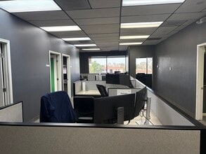 1232 E Broadway Rd, Tempe, AZ à louer Photo intérieure– Image 1 sur 10