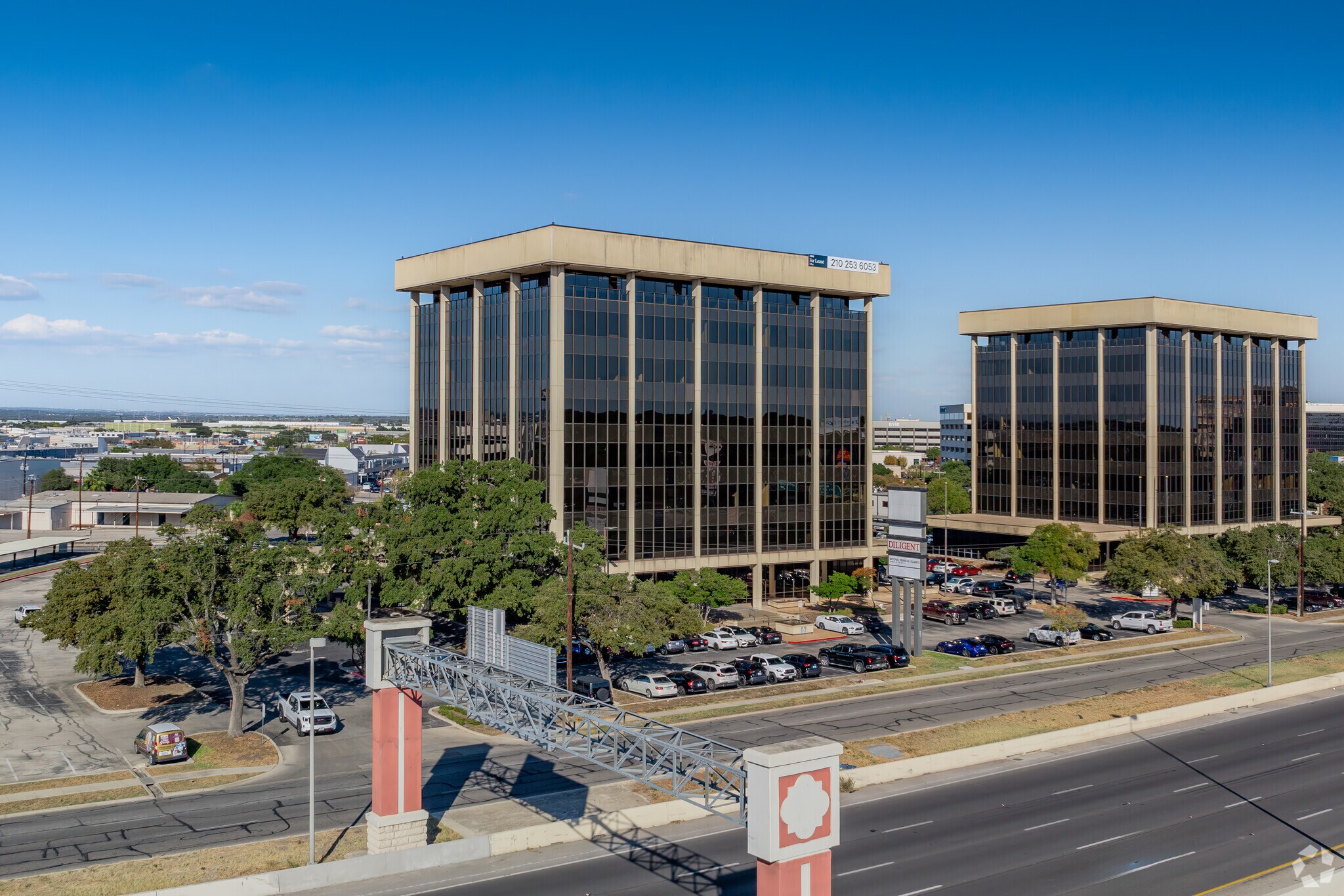 901 NE Loop 410, San Antonio, TX à vendre Photo principale– Image 1 sur 43